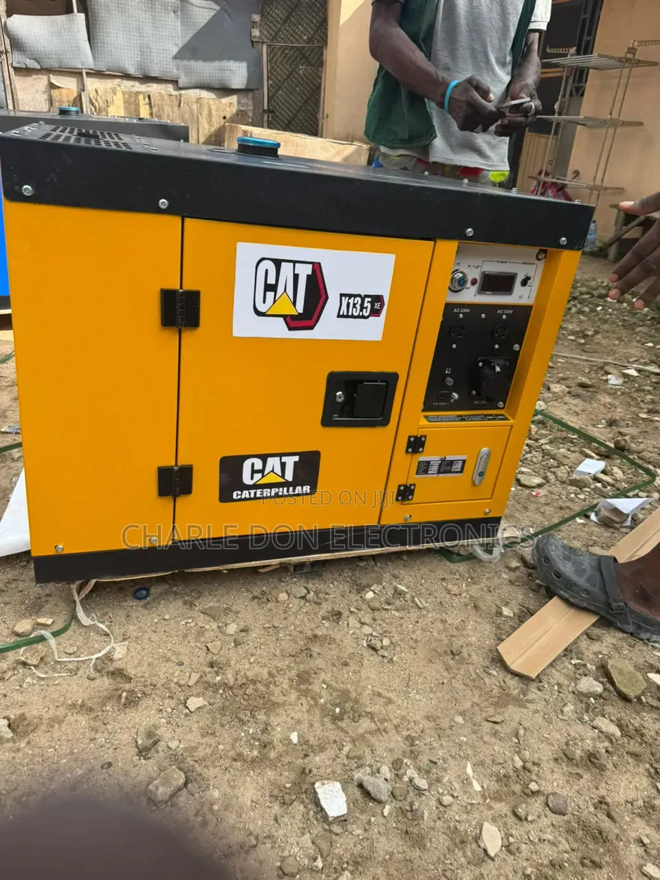 Powerful and Fuel-Efficient CAT 13.5kVA Diesel Soundproof Generator