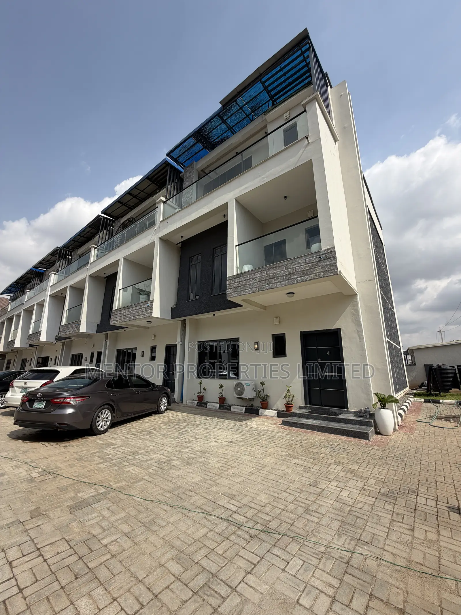 4bdrm Duplex in Jahi for sale