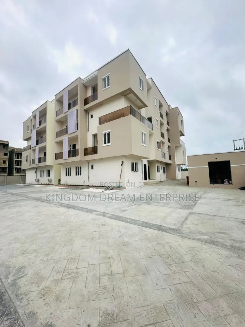 3bdrm Apartment in Mobile Road Ilaje for rent