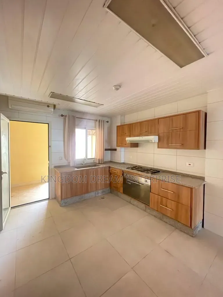 3bdrm Apartment in Banana Island Ikoyi for sale
