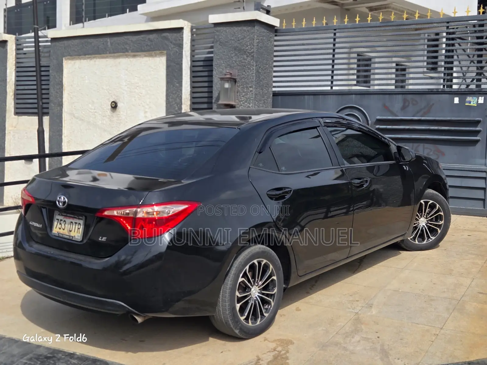 Toyota Corolla LE (1.8L 4cyl 2A) 2018 Black
