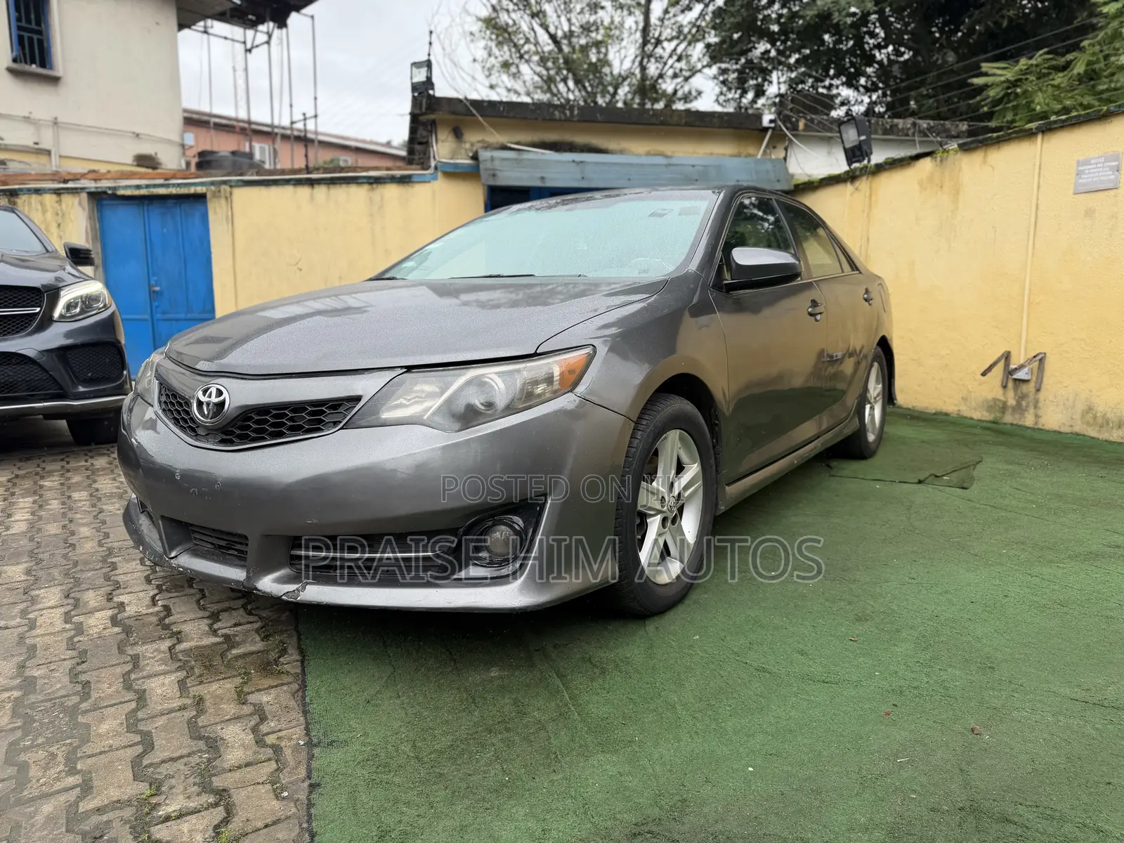 Toyota Camry SE 4dr Sedan (2.5L 4cyl 6A) 2014 Gray
