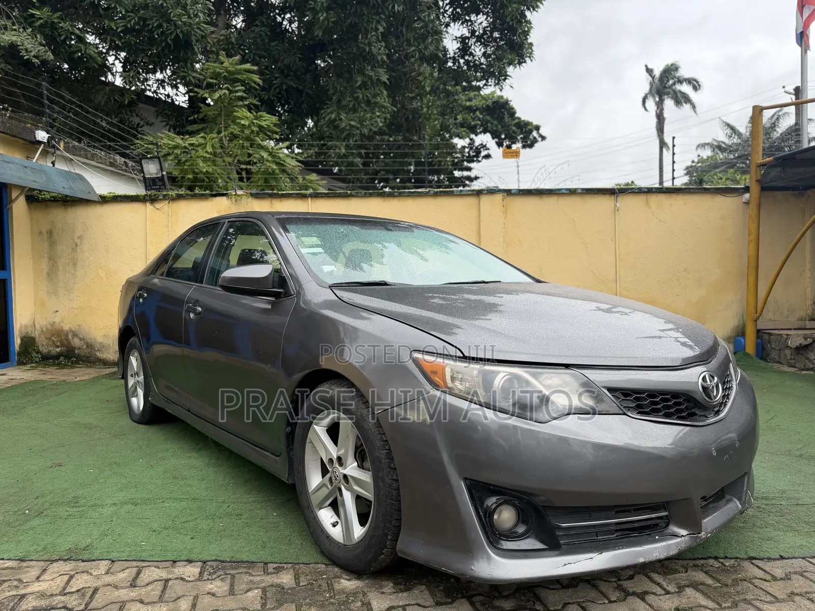 Toyota Camry SE 4dr Sedan (2.5L 4cyl 6A) 2014 Gray