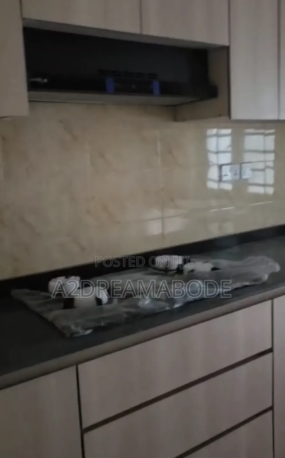 3bdrm Apartment in Yaba, Onike for rent