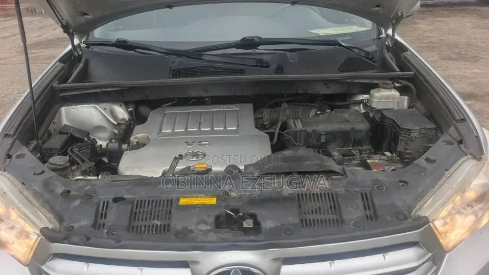 Toyota Highlander 3.5L 4WD 2013 Silver