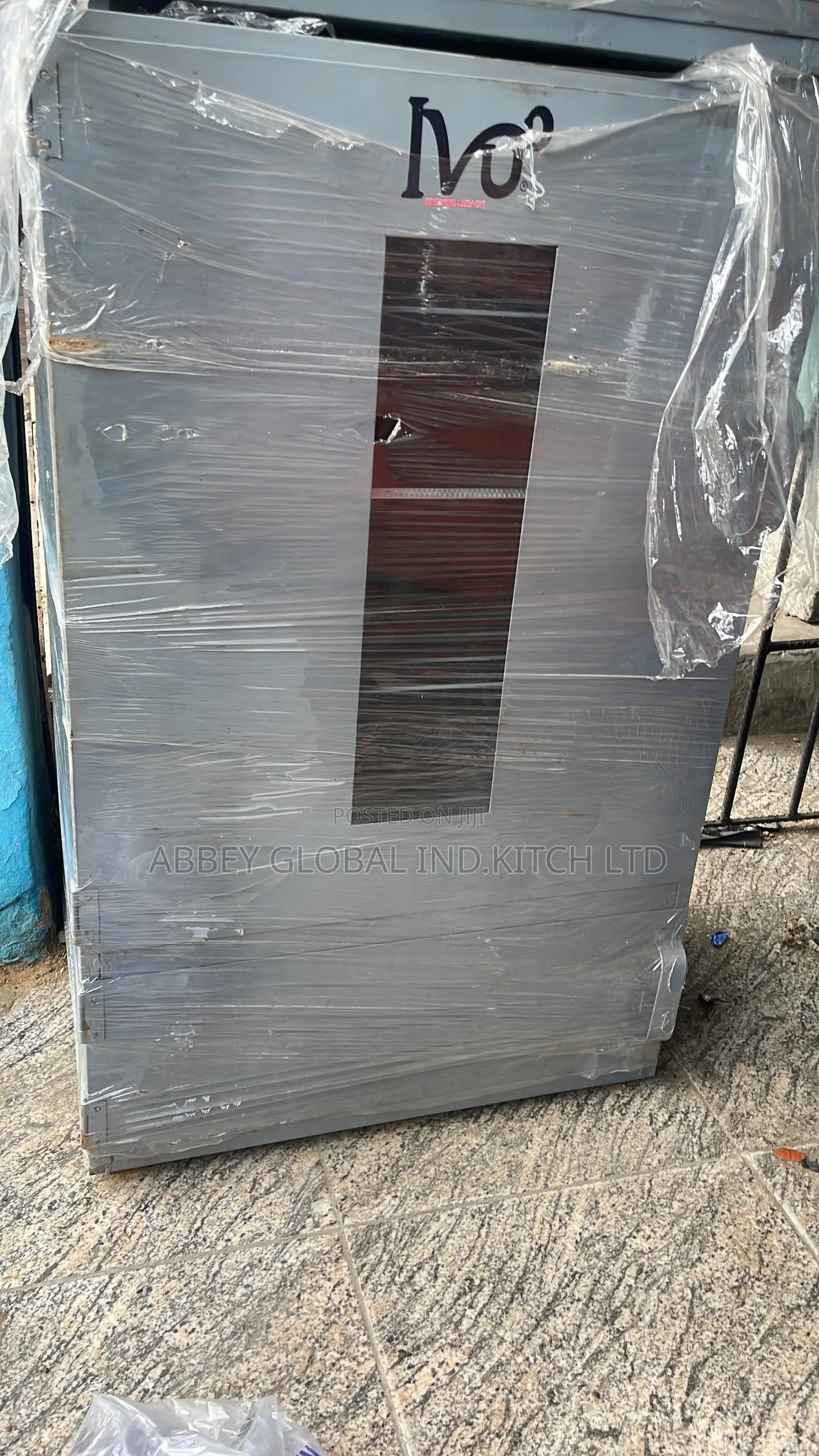 Single Doors 4 Steps Padded Charcoal Gas Local Oven.