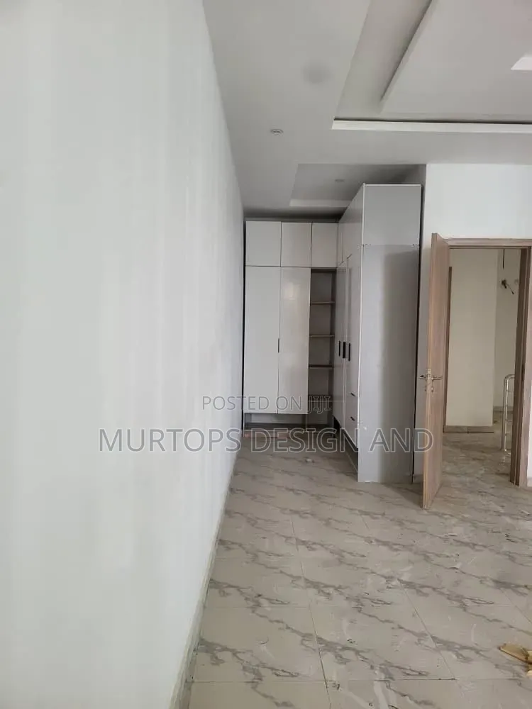3bdrm Duplex in Lekki Phase 2 for sale
