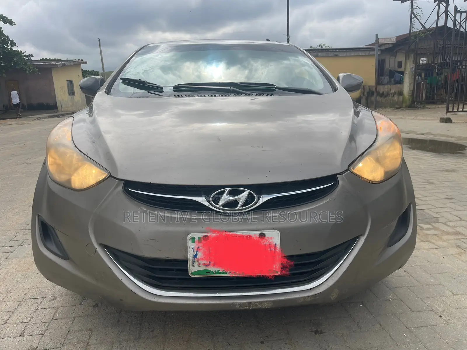 Hyundai Elantra 2012 Gold