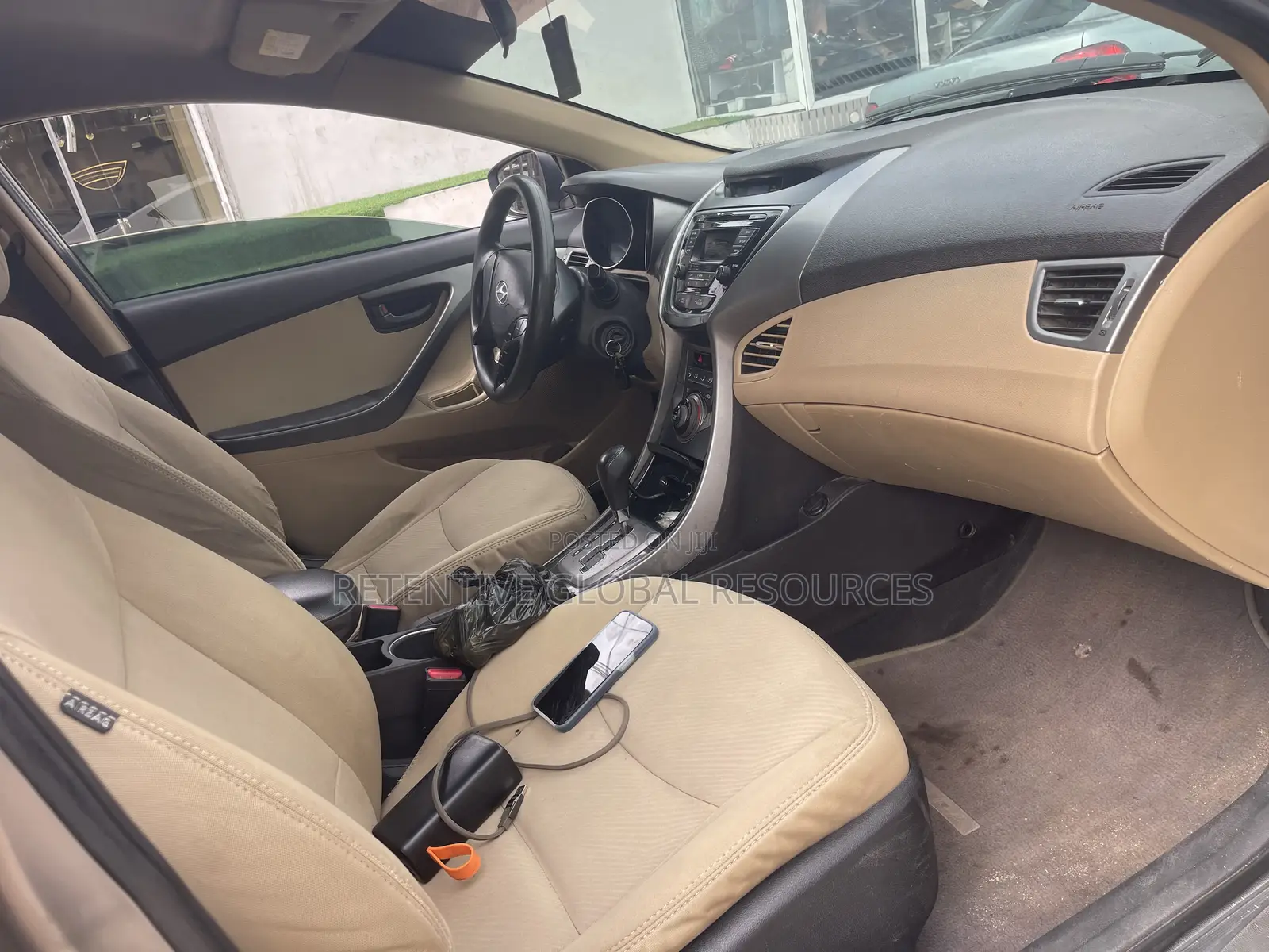 Hyundai Elantra 2012 Gold