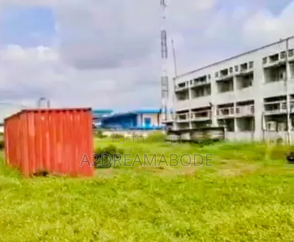 A Large Bay Warehouse