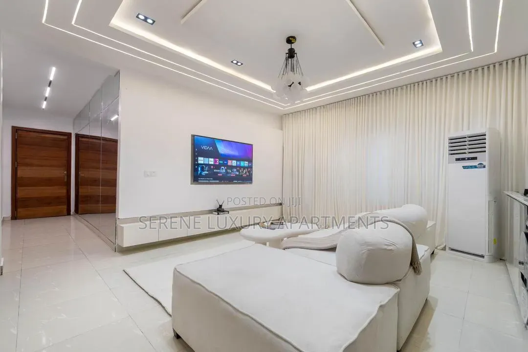 Luxurious One Bedroom Apartment With PS5 and Swimming Pool
