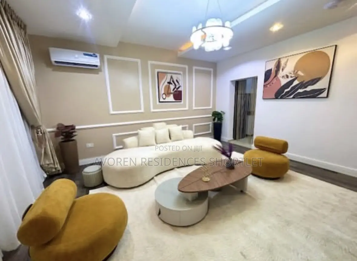 Luxurious One Bedroom Apartment Shortlet in Admiralty Way