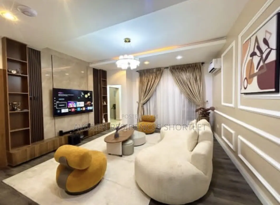 Luxurious One Bedroom Apartment Shortlet in Admiralty Way