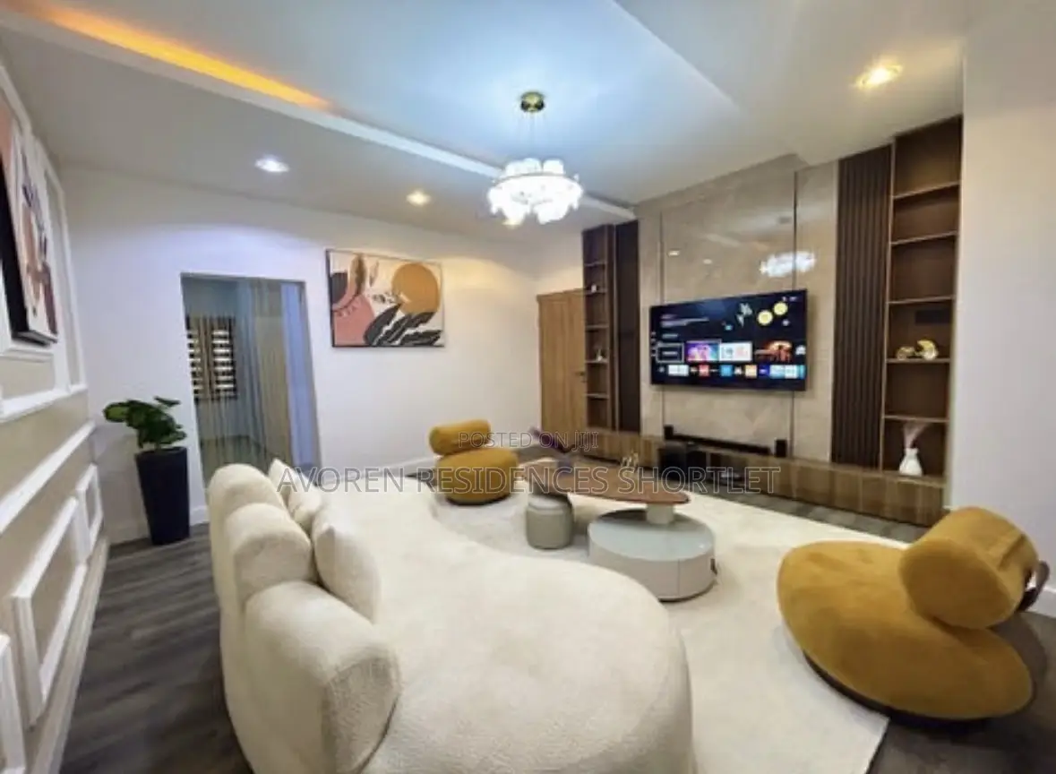 Luxurious One Bedroom Apartment Shortlet in Admiralty Way