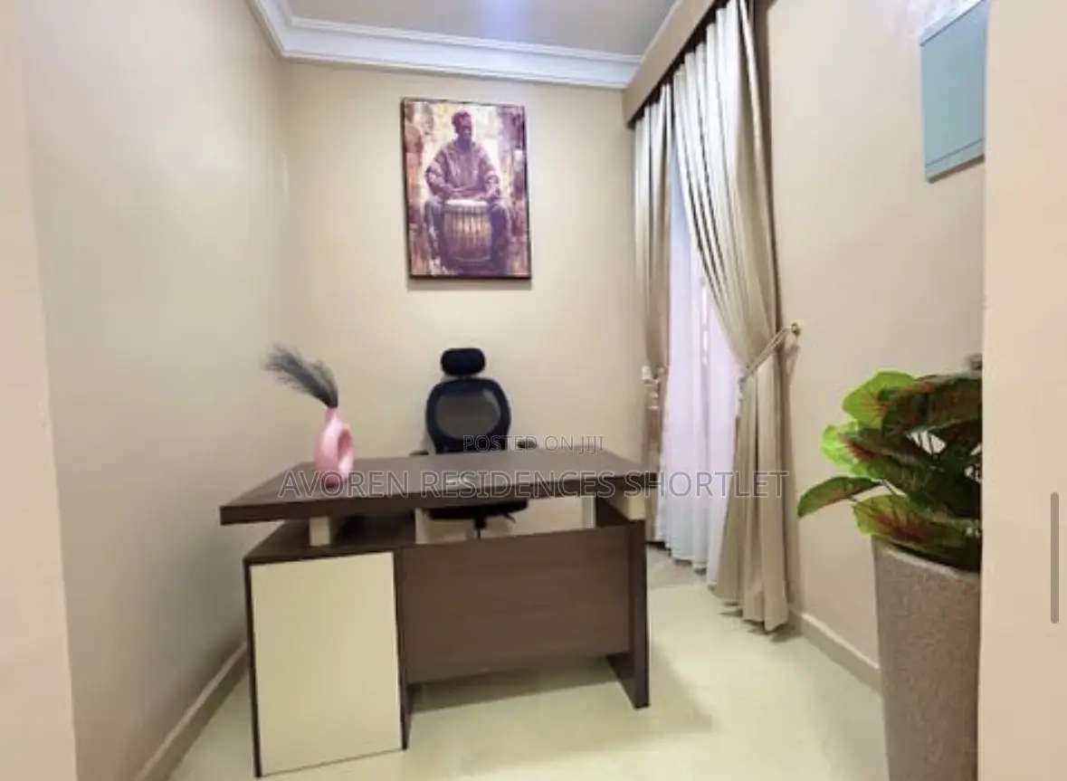 Luxurious One Bedroom Apartment Shortlet in Admiralty Way