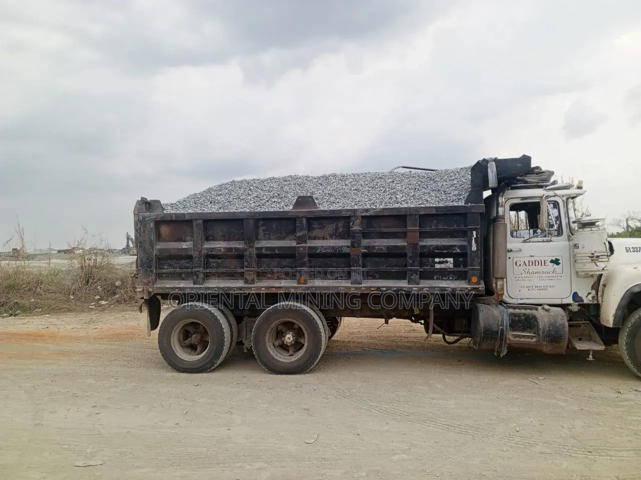 Imo Lite Iron Black Chippings and Granite