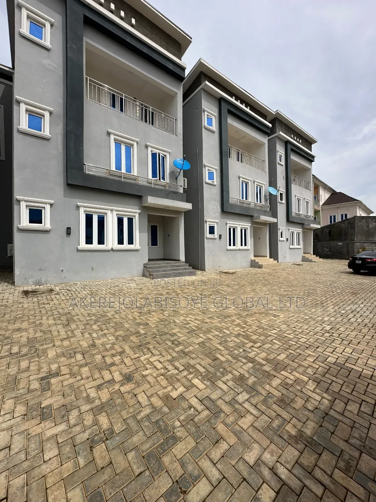 4bdrm Duplex in Beger Yard Lifecamp for rent