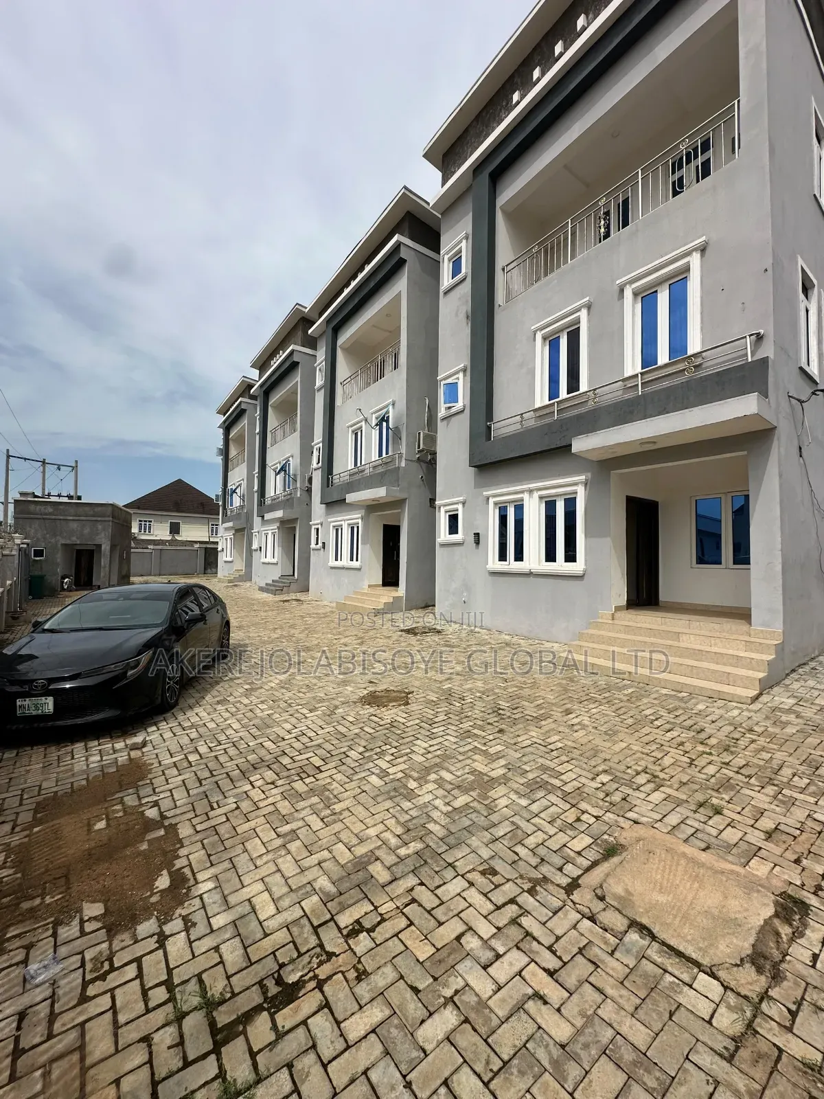 4bdrm Duplex in Beger Yard Lifecamp for rent