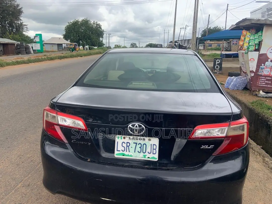 Toyota Camry LE 4dr Sedan (2.5L 4cyl 6A) 2013 Black