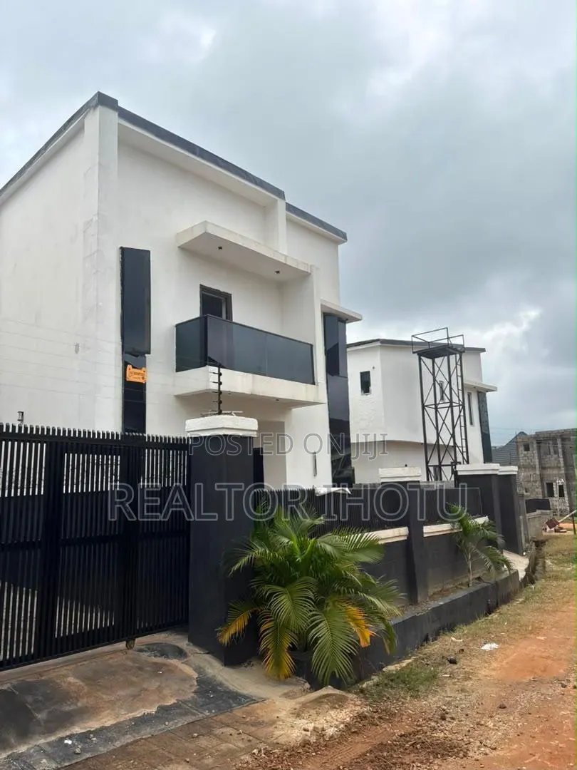 4bdrm Duplex in Ushafa for sale