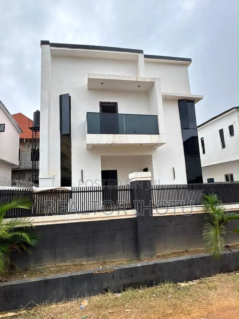 4bdrm Duplex in Ushafa for sale