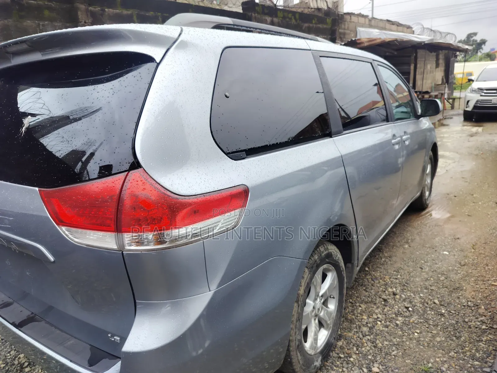 Toyota Sienna 2012 Silver