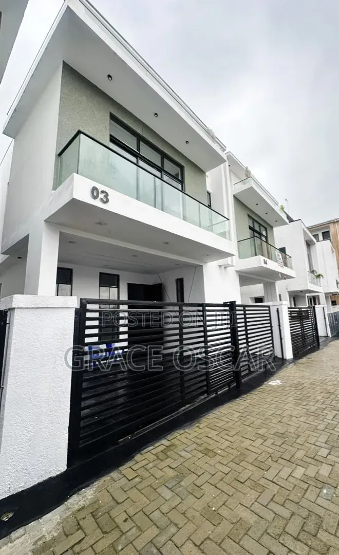 4bdrm Duplex in Ikota for sale