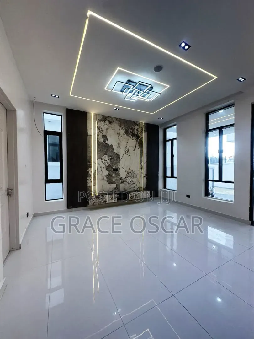 4bdrm Duplex in Ikota for sale