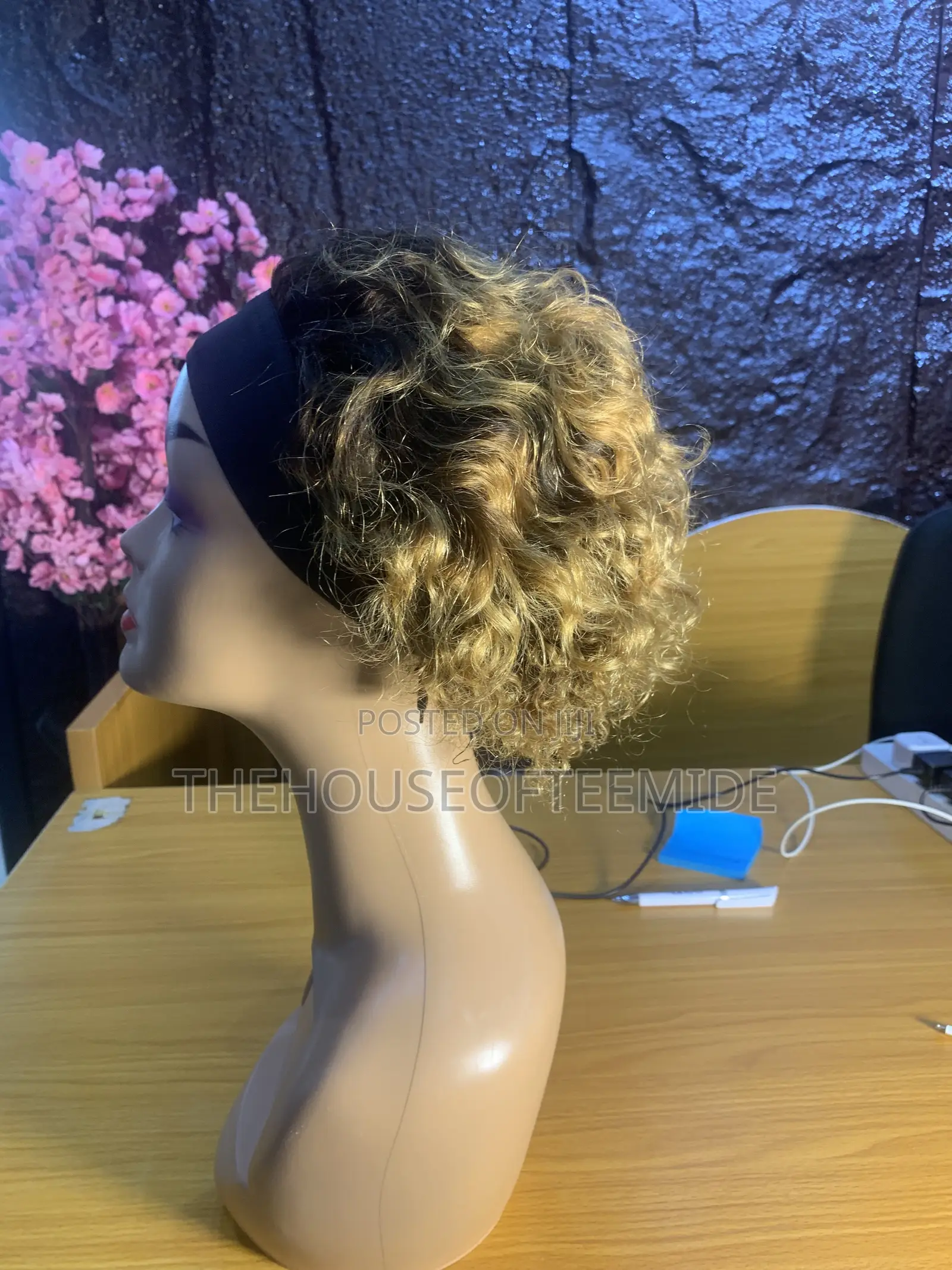 Banded Short Curly Wig