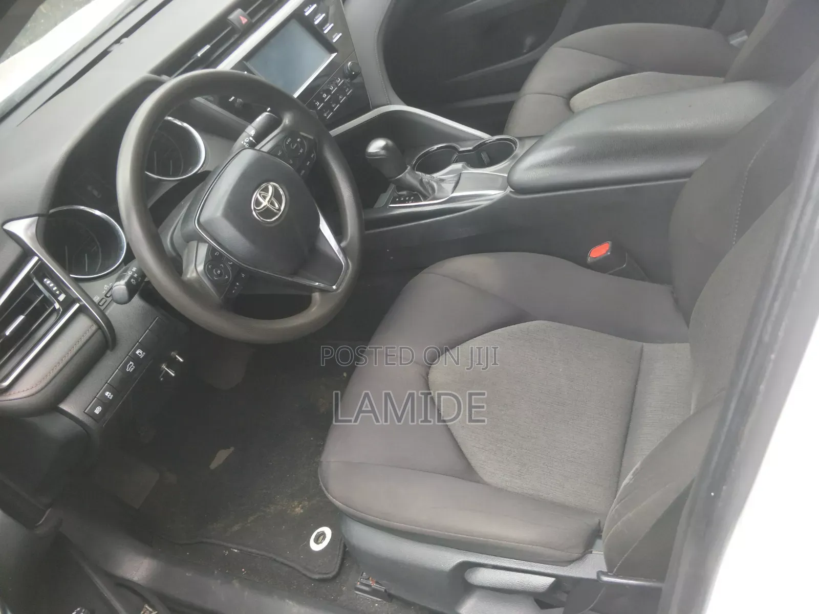 Toyota Camry 2019 White