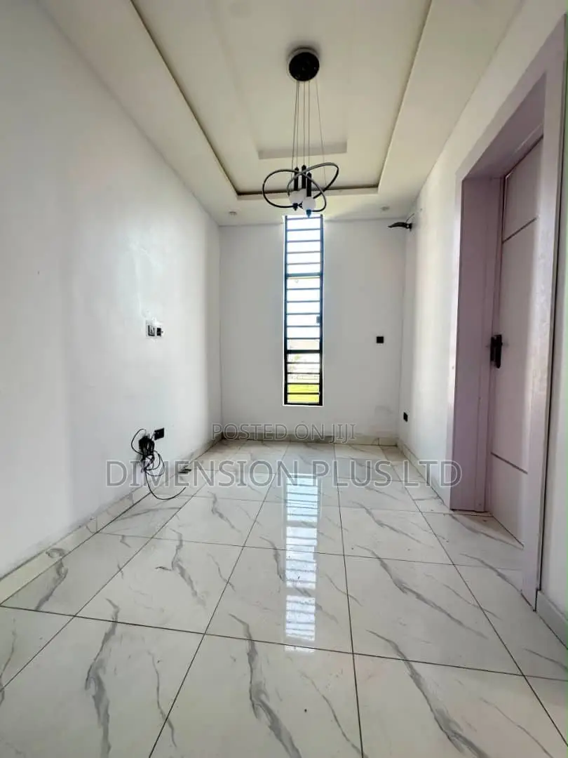 3bdrm Townhouse/Terrace in Chevron for sale