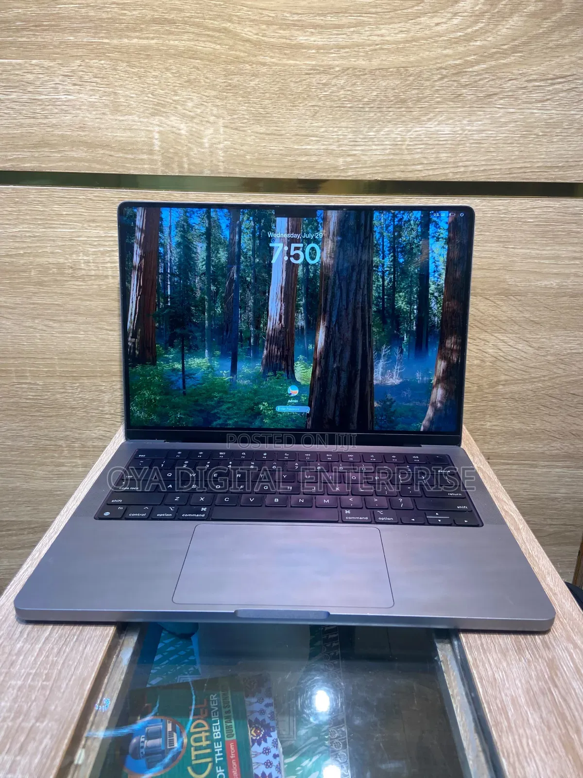 Laptop Apple MacBook Pro 2021 M1 16GB Apple M1 Pro SSD 500GB