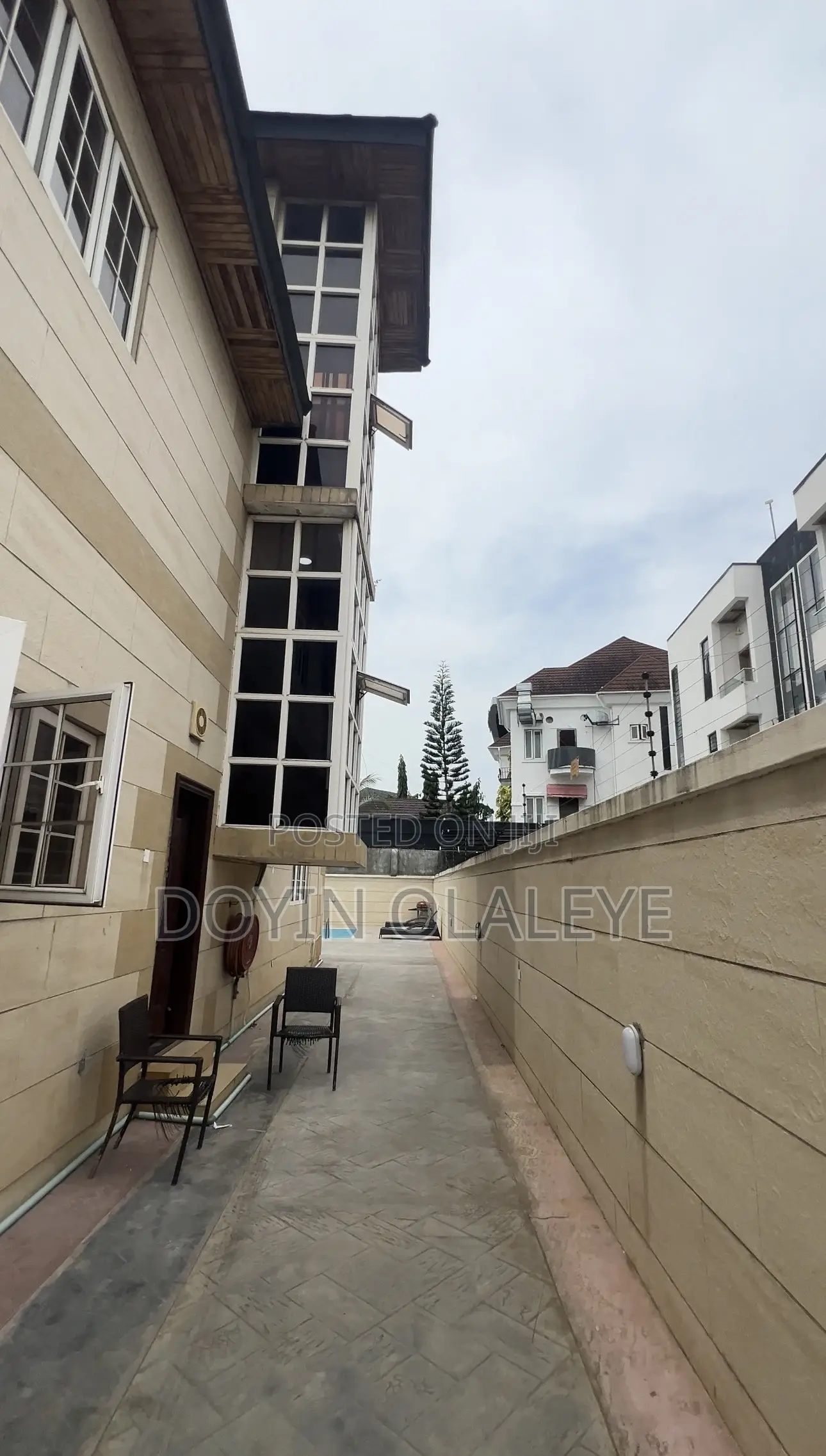 16-Room Detached Property for Lease | Prime Oniru, Lekki