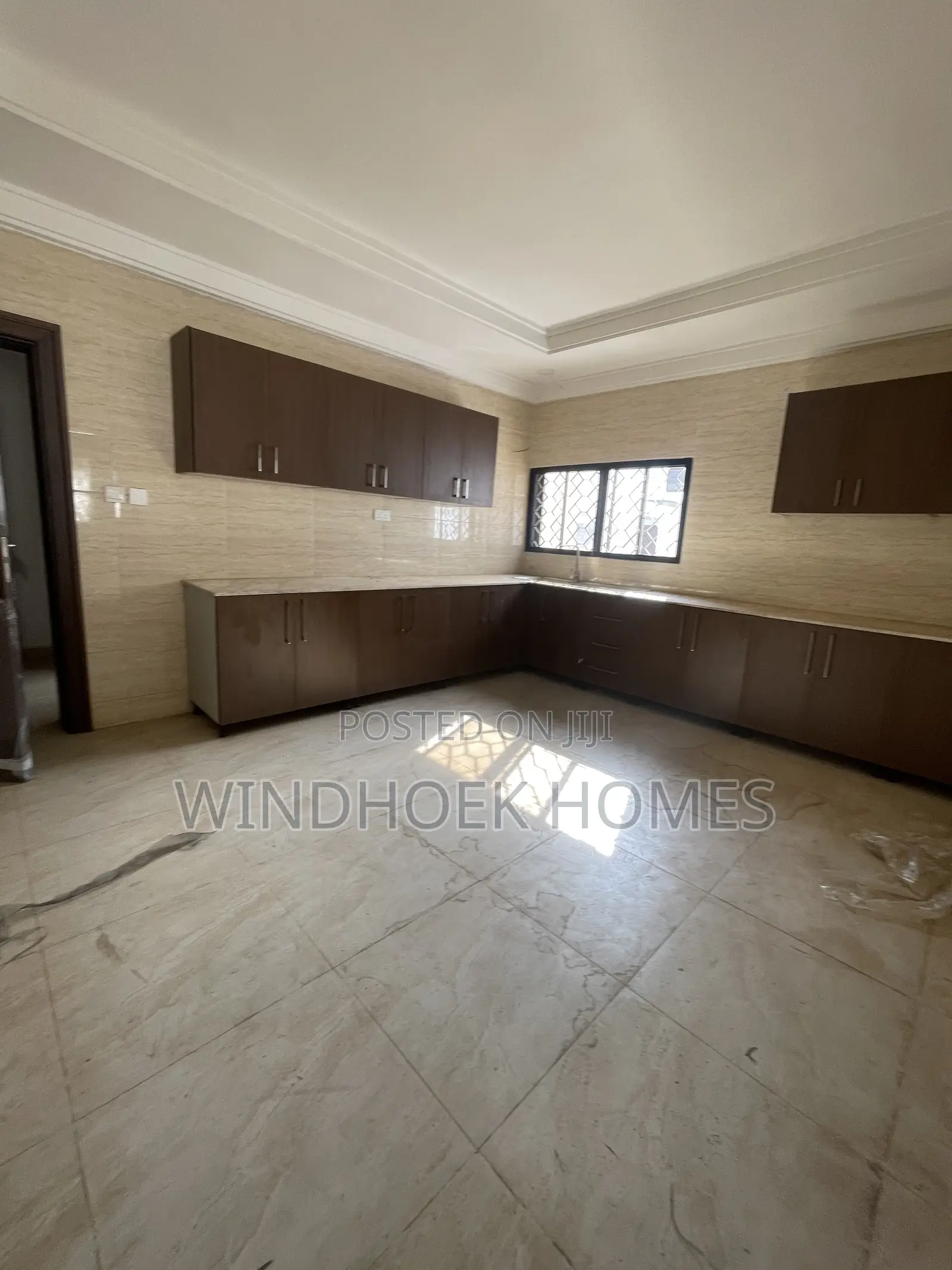Well Renovated 2units of 6 Bedrooms Fully Detached Duplexes With Bq