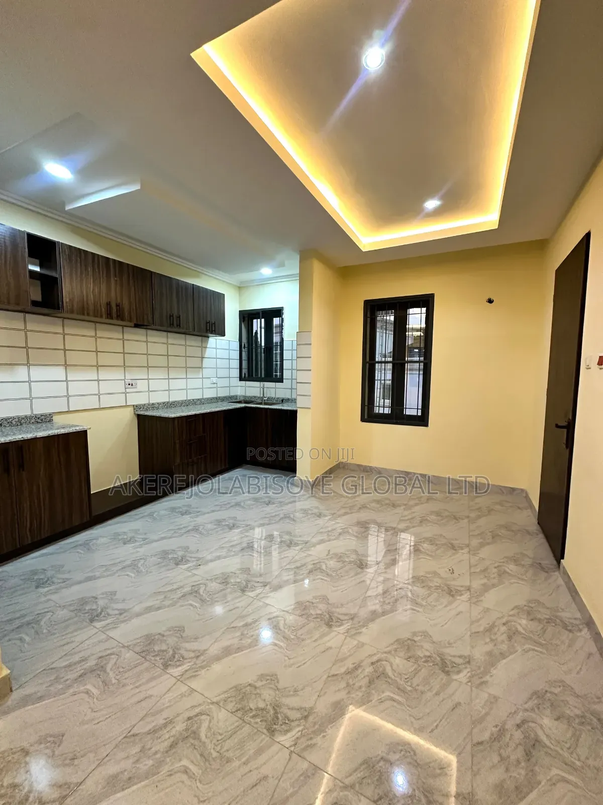 2bdrm Apartment in Gwarinpa Main, Life Camp for rent