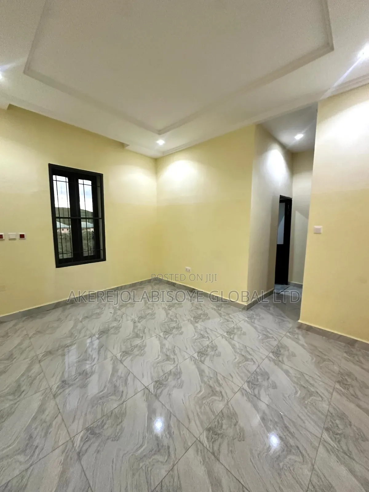 2bdrm Apartment in Gwarinpa Main, Life Camp for rent