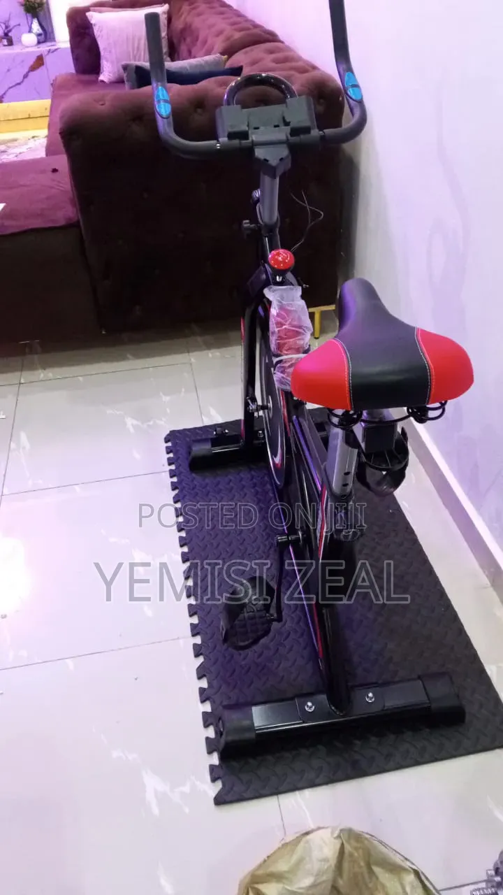Quality Exercise Bike With Water Bottle and 120KG User Weight