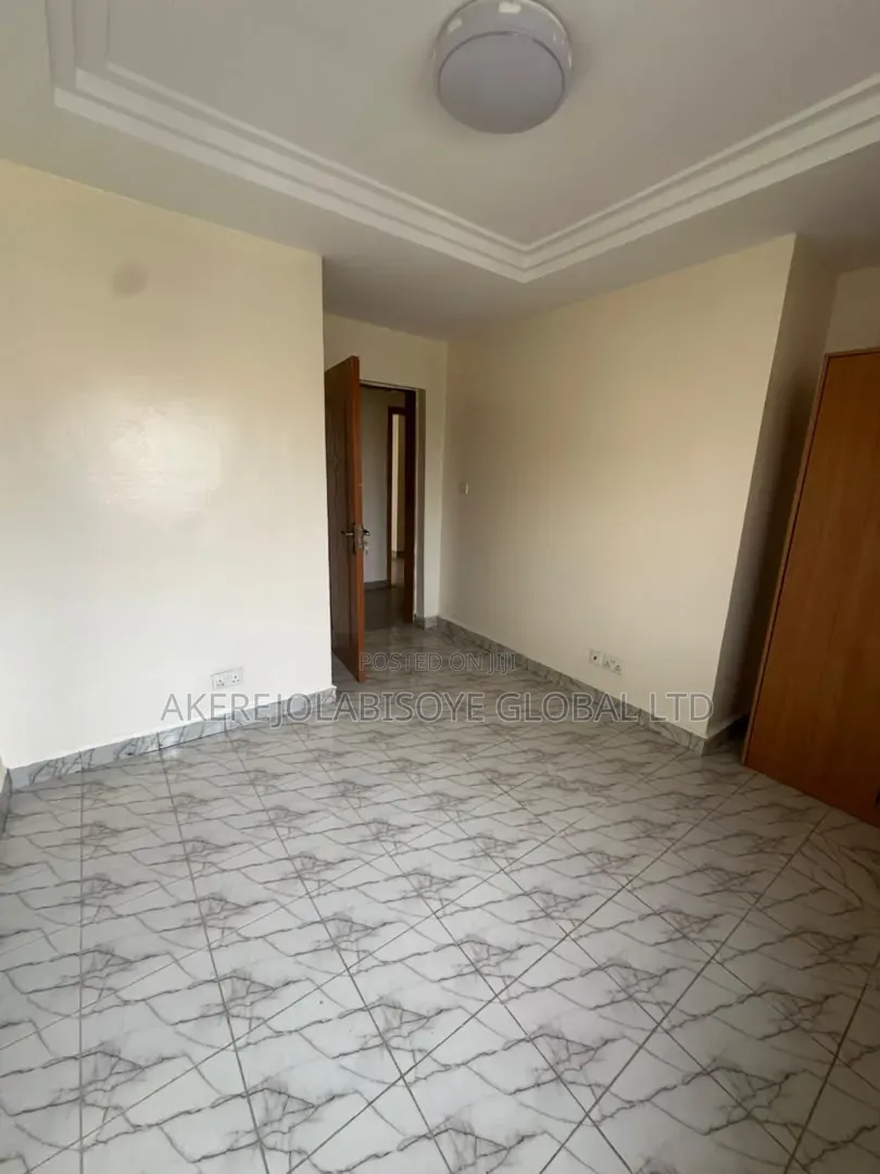 4bdrm Duplex in Lifecamp Abuja for rent