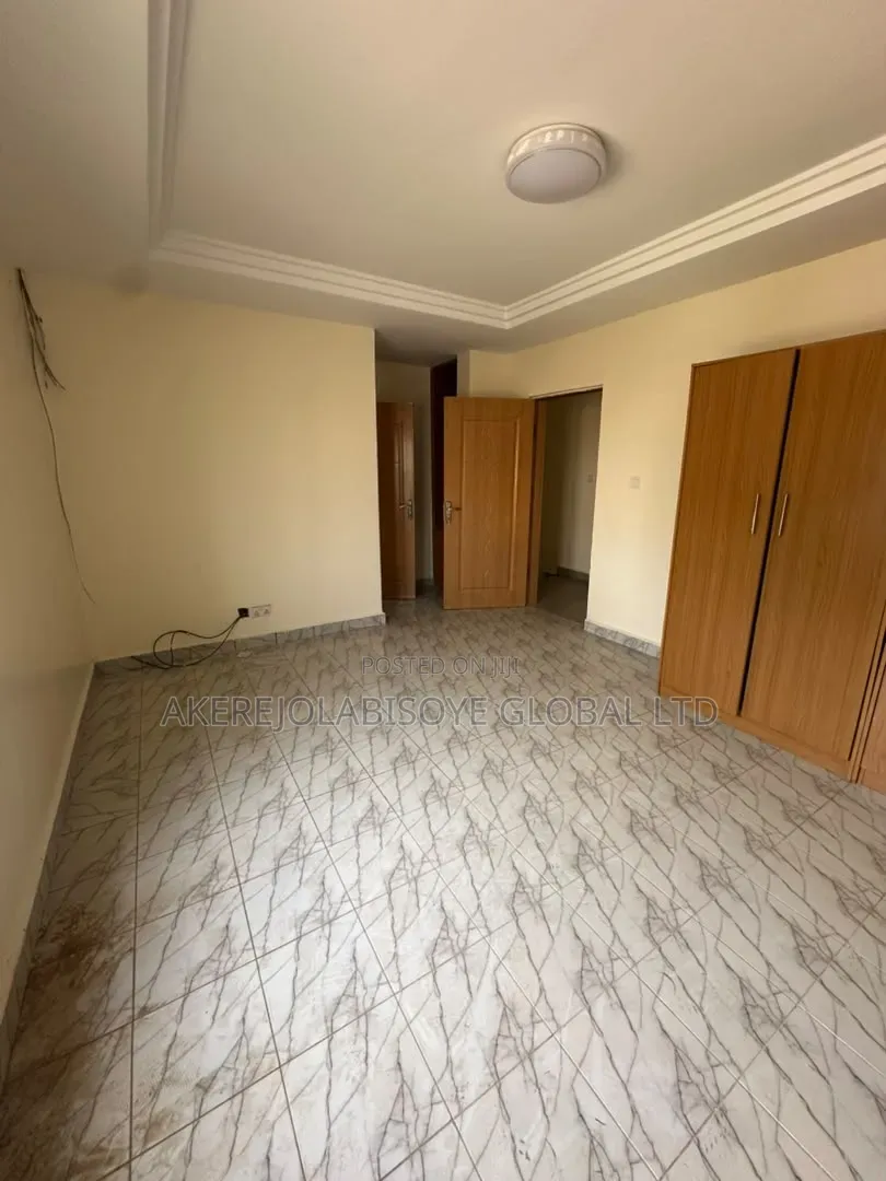 4bdrm Duplex in Lifecamp Abuja for rent
