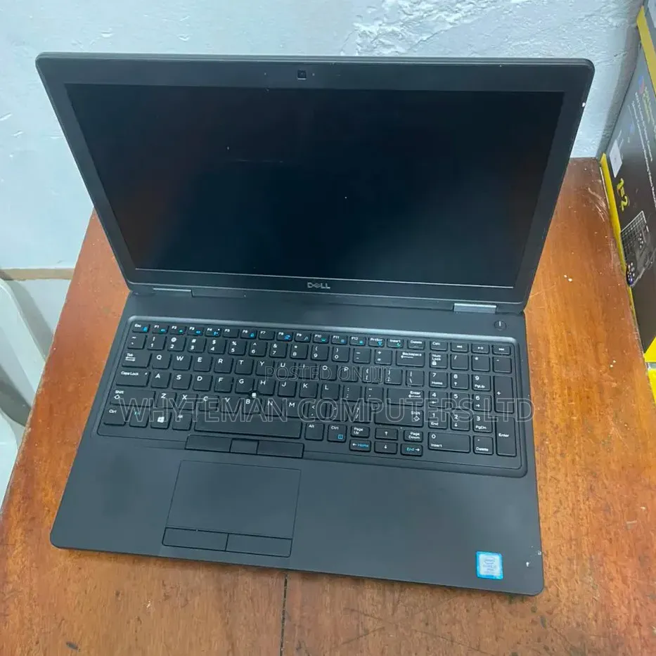 Laptop Dell Precision 3530 8GB Intel Core i7 SSD 256GB