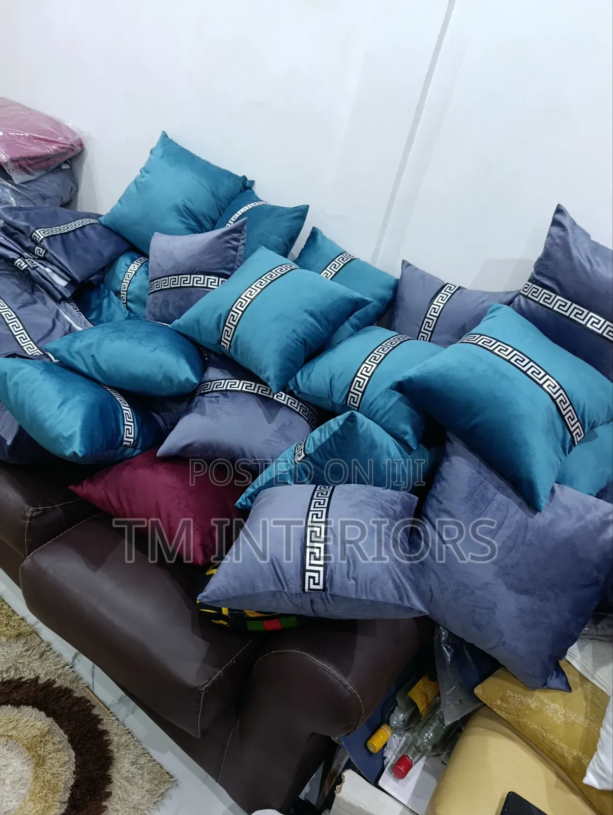 Velvet Throw Pillows and Bedrunner