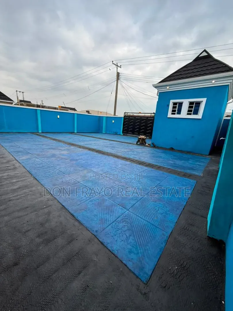 3bdrm Bungalow in Elebu Estate, Akala Express for sale