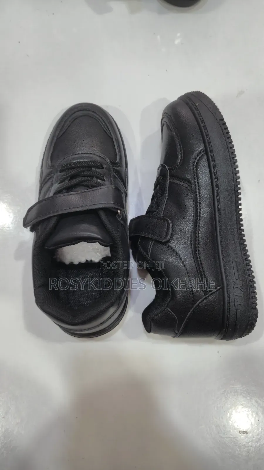 Unisex Black School Sneakers/Canvas