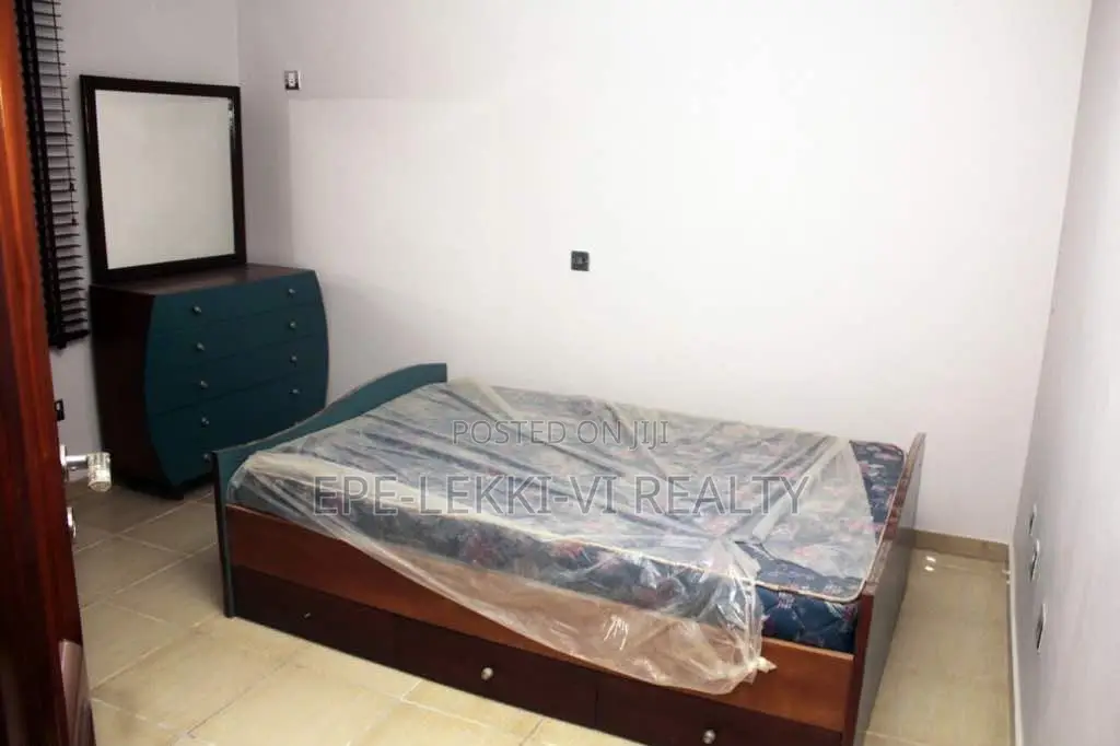 10bdrm House in Lekki for sale