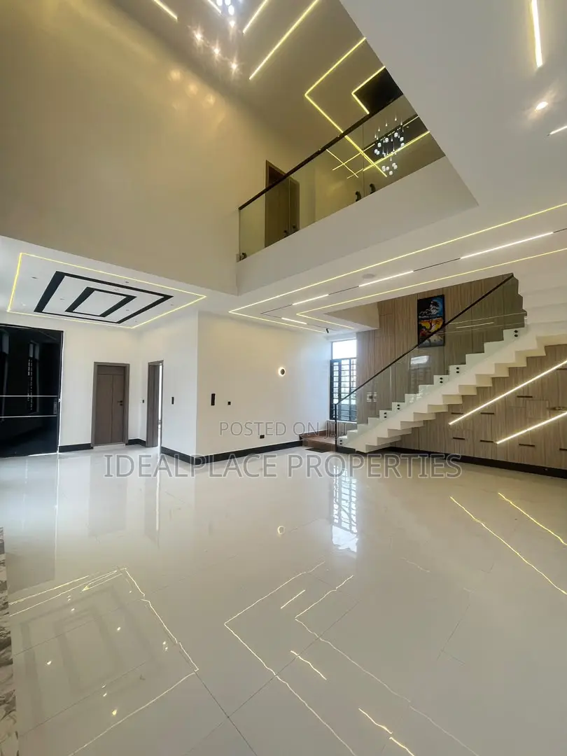 5bdrm Duplex in Sangotedo for sale
