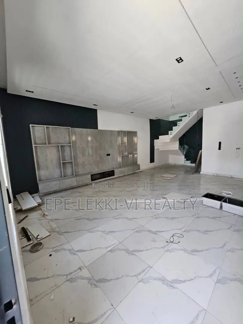 5bdrm Duplex in Ajah for sale