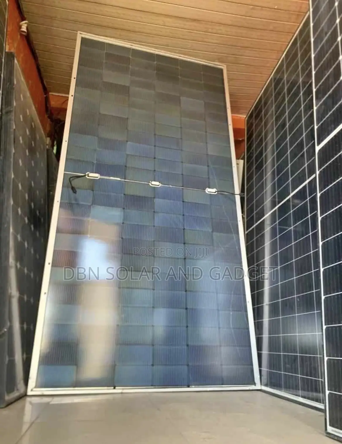 650w Jinko Byfacial Solar Panel Halfcut 156cell Very Good Quality