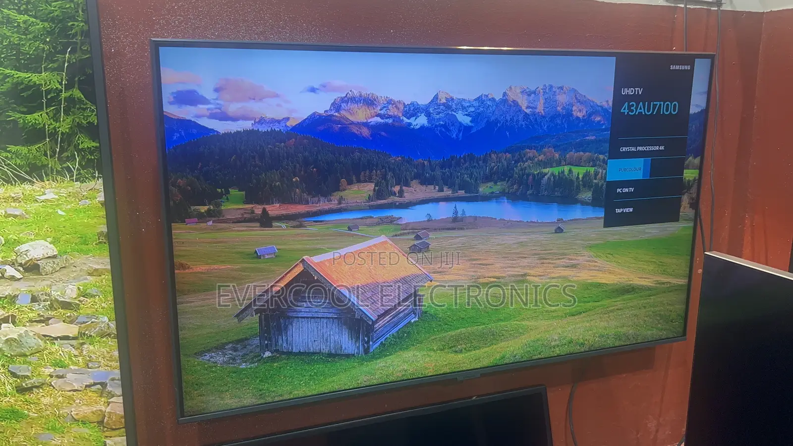 Slim 43” Samsung Crystal UHD Smart TV With Apple AirPlay