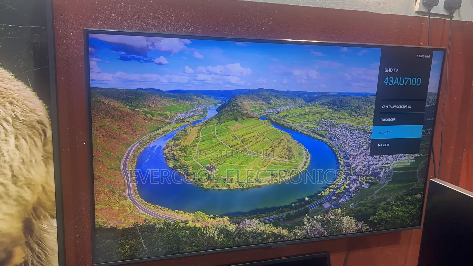 Slim 43” Samsung Crystal UHD Smart TV With Apple AirPlay