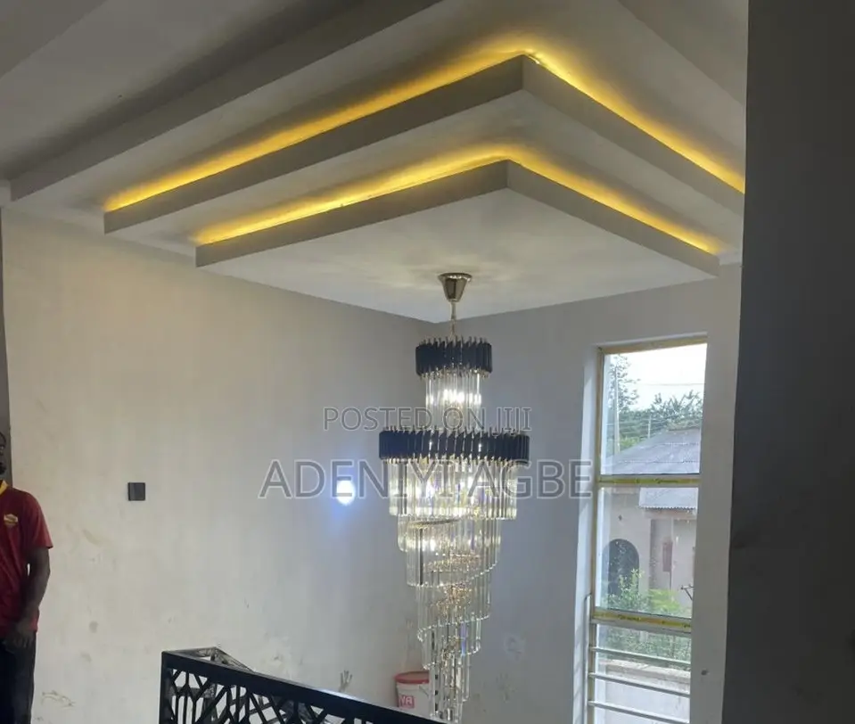5bdrm Duplex in Shola F. Adedui, Idishin for sale
